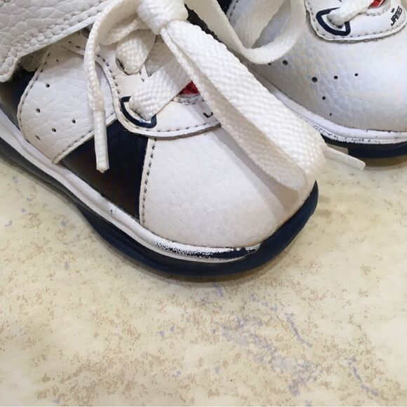 NIKE LEBRON JAMES SNEAKERS‎ - Picture 2 of 9